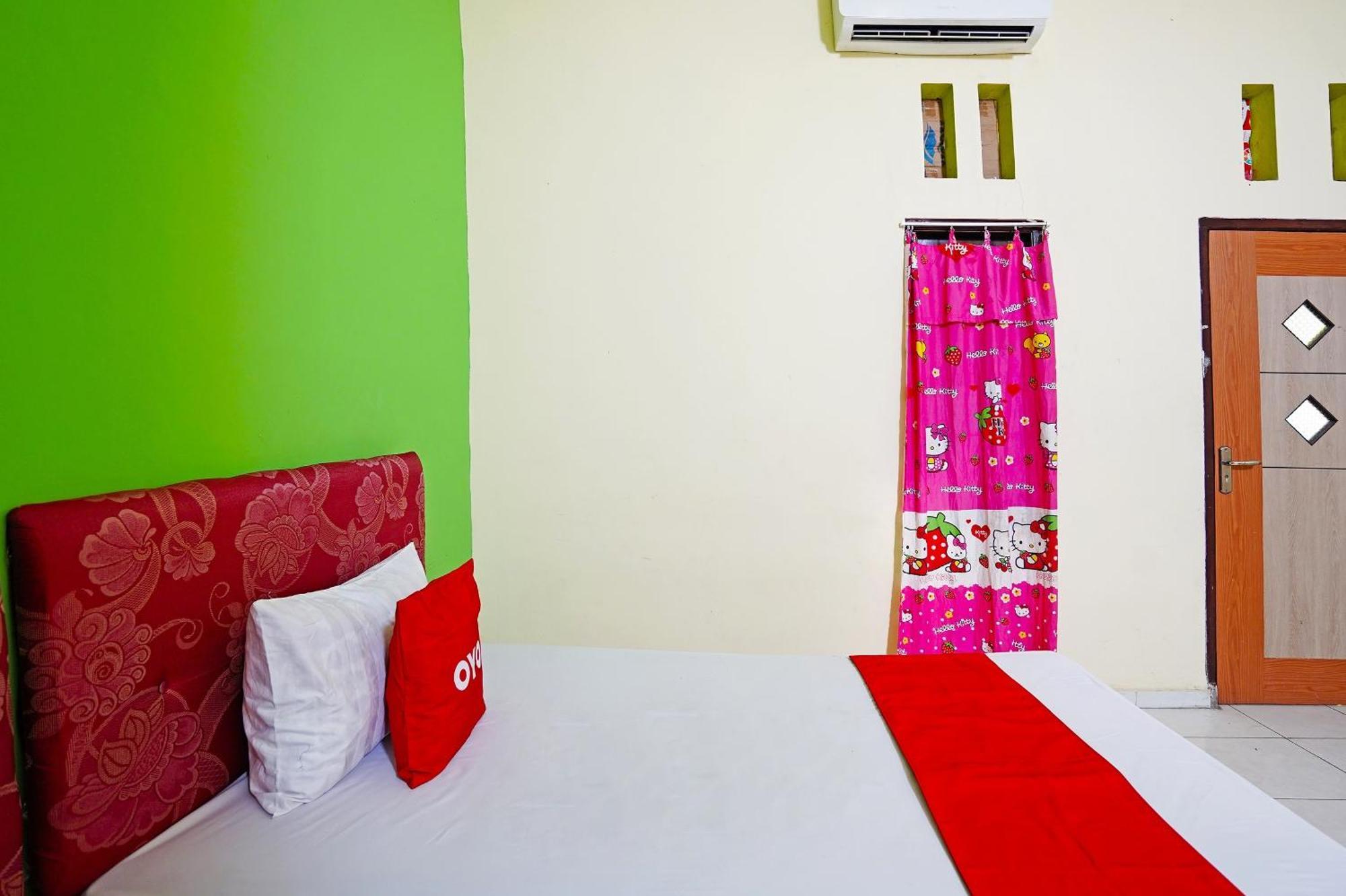 Oyo 91583 D'Cost Green Syariah Brebek エクステリア 写真