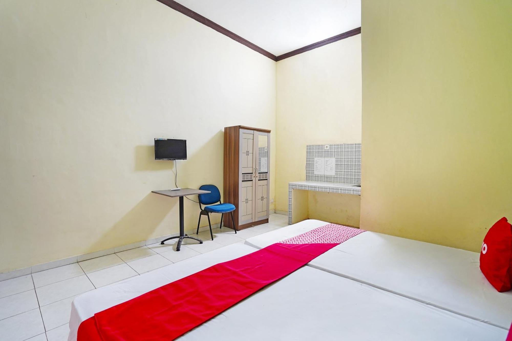 Oyo 91583 D'Cost Green Syariah Brebek エクステリア 写真
