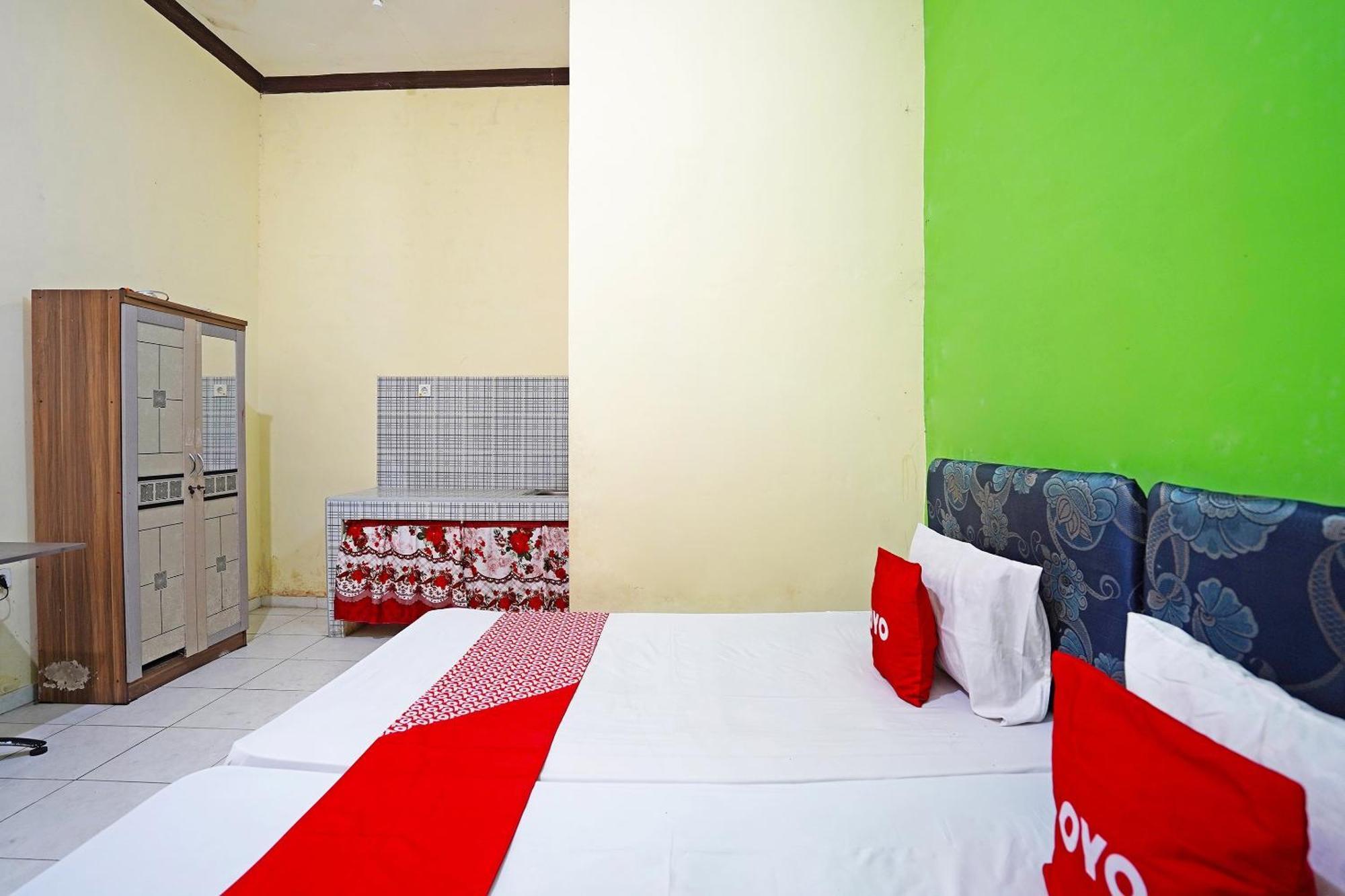Oyo 91583 D'Cost Green Syariah Brebek エクステリア 写真