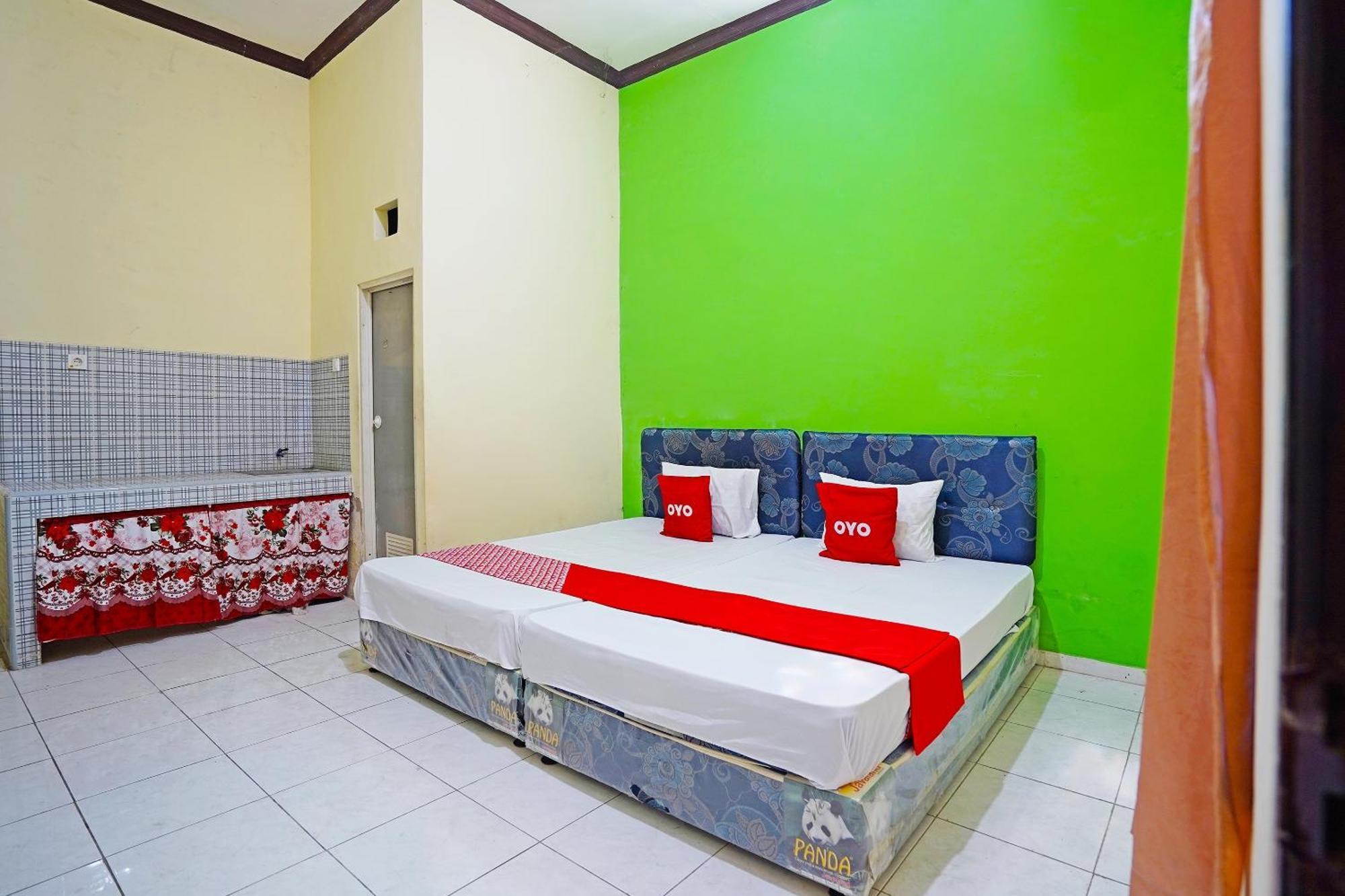 Oyo 91583 D'Cost Green Syariah Brebek エクステリア 写真